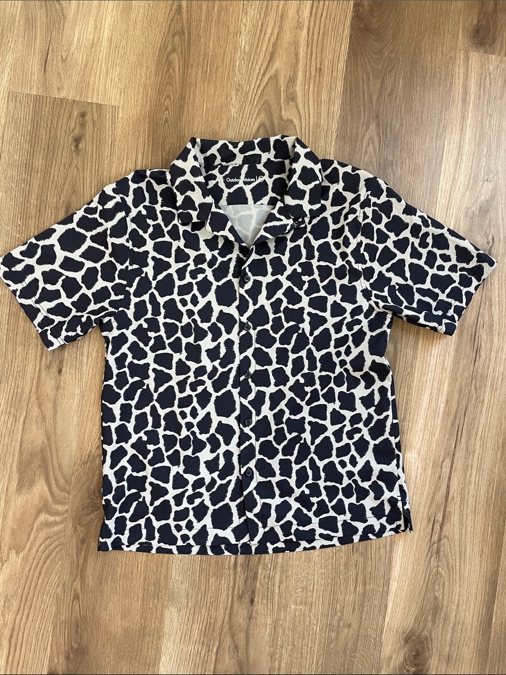Outdoor Voices Black & White Short-Sleeve Button-Down Shirt - XS